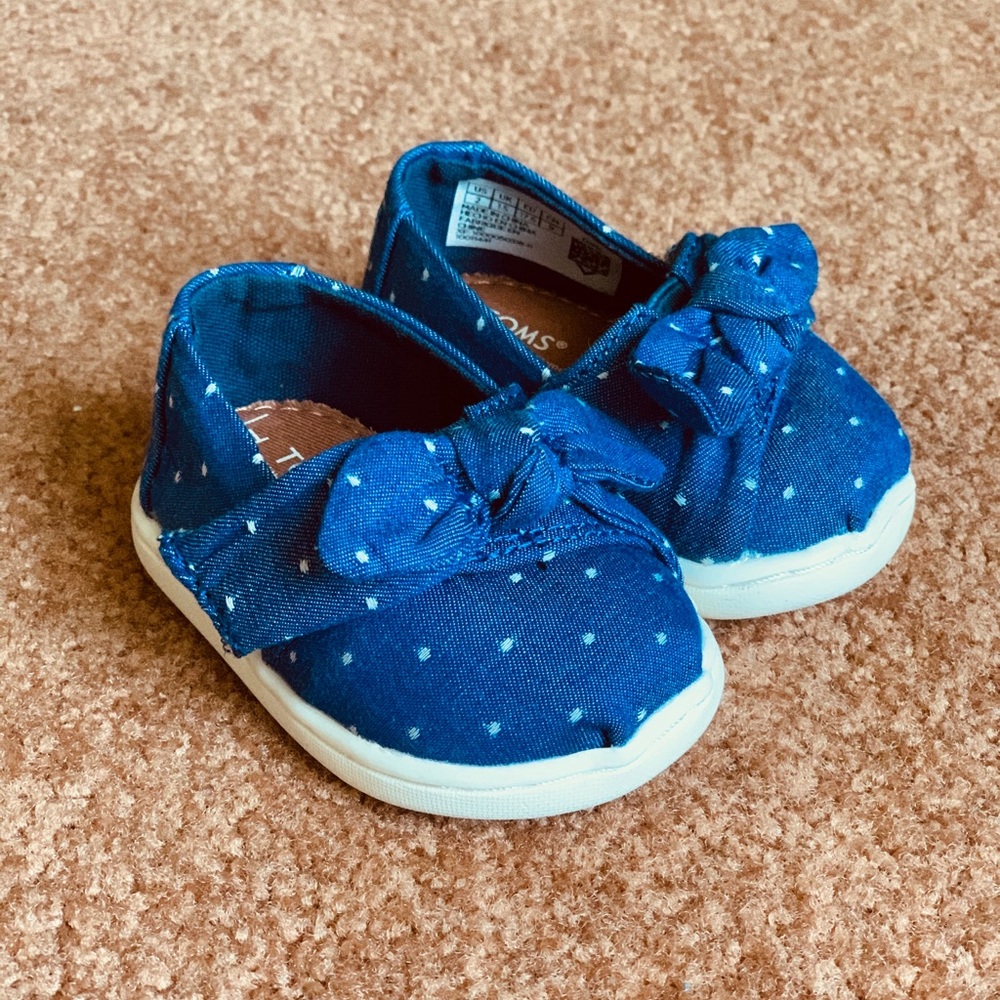 TOMS Blue Dot Baby Shoes
